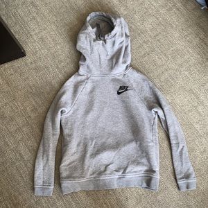 grey nike sweatshirt